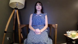 好久没播纯欲小姐姐回归 圆润美臀跪着扭动 紧致肥穴掰开特写 揉捏白皙奶子 娇喘呻吟依旧很风骚